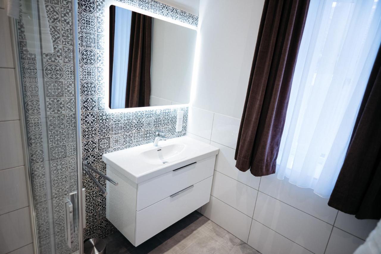 Zum Muehlenteich Hotel Bassum Bagian luar foto